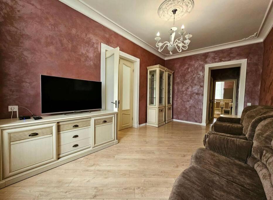 Luxury Apartment In The Center Кишинёв Экстерьер фото