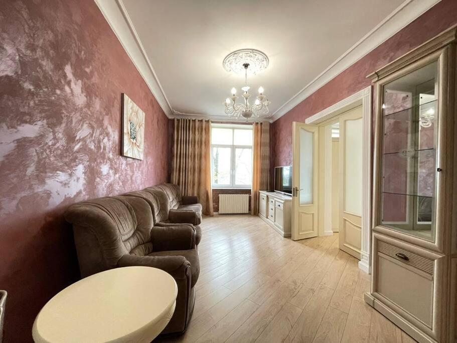Luxury Apartment In The Center Кишинёв Экстерьер фото